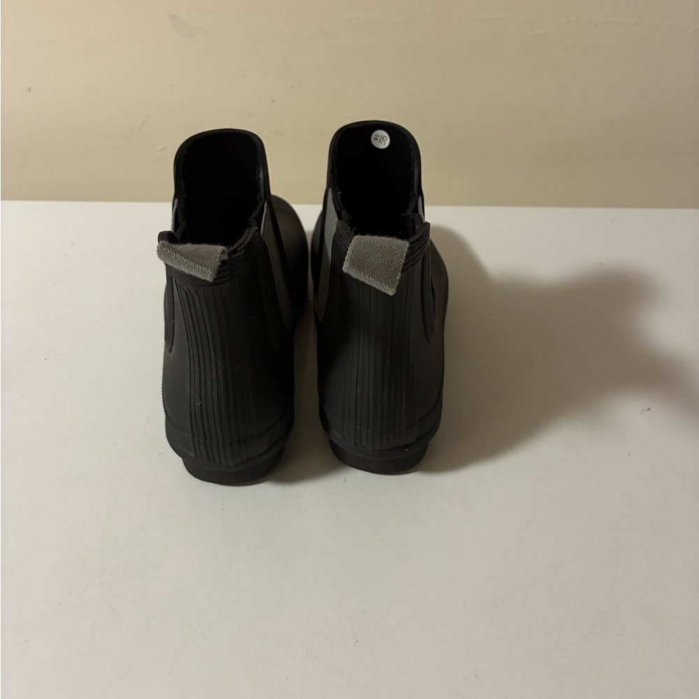 Hunter Women’s Gray Chelsea Rain Boots - Picture 3 of 5